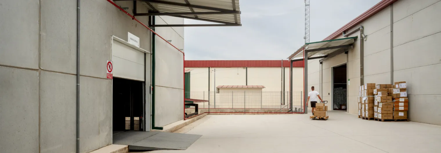 Navex. Naves y Locales.