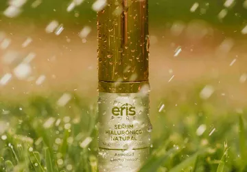 Este Serum de ácido Hialurónico aporta mucha hidratación, reduce las arrugas profundas y las líneas de expresión desde el interior, minimiza el adelgazamiento cutáneo gracias al efecto relleno.